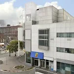 Super 8 By Wyndham Downtown Toronto