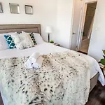 Micasa Suites - Stylish Condo By Eaton Centre And Yorkville