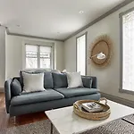 Charming 3Br In West Queen West By Sonder