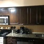 Toronto Downtown 2 Bedroom Families Only Sleeps 5