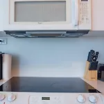 Luxury Downtown Toronto Condo - 2 Bedroom