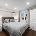 Luxury 2 Bedroom High Park Residence, Roncesvalles Village