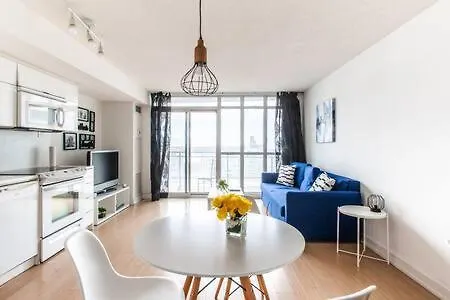 Luxurious Condo With A Lake View