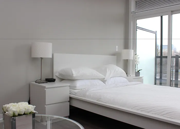 Atlas Suites- Furnished Apartments-College Street, Toronto