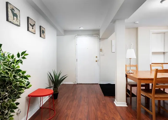 Rooms For Rent Beside U Of T