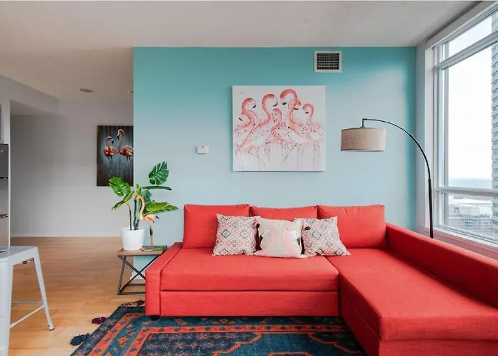 Toronto Downtown Core Two Bedroom Condo With Cn Tower View, Free Parking
