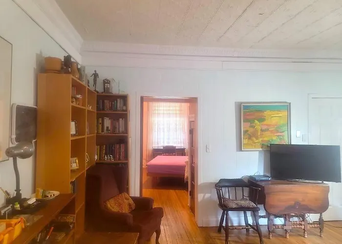 Unique Spacious Little Italy 1 Bed Apt