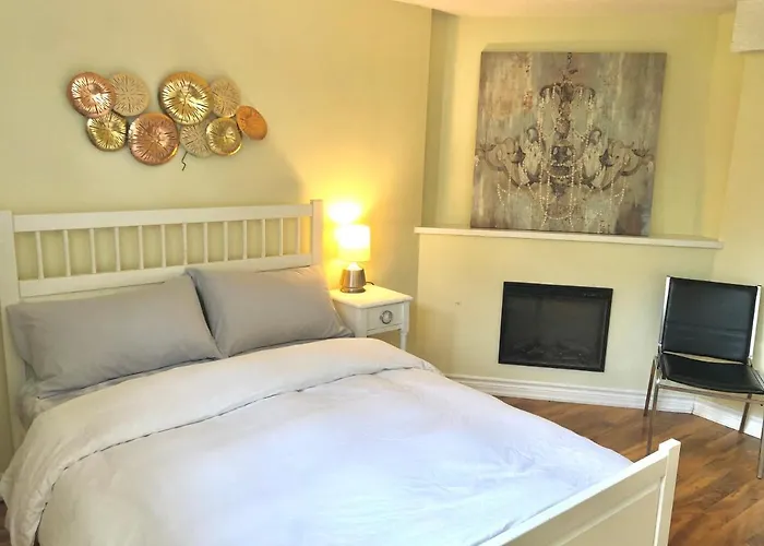 Cozy & Convenient 2-Bedroom Apartment With Private Entrance