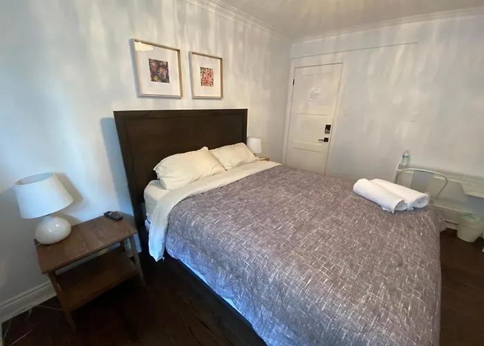 Yonge And Finch Subway !M Spacious And Quiet Private Bdr With Shared Bathroom