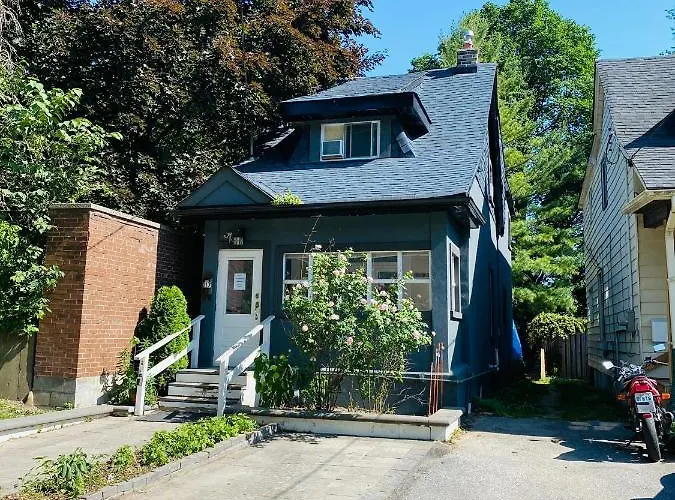 Lovely II Space Share A Room East York Canada