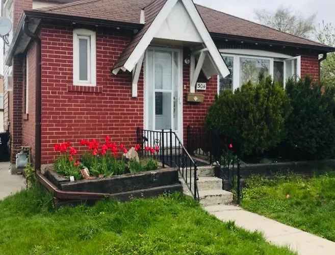 Luxury Room IV East York Space Share Toronto Canada