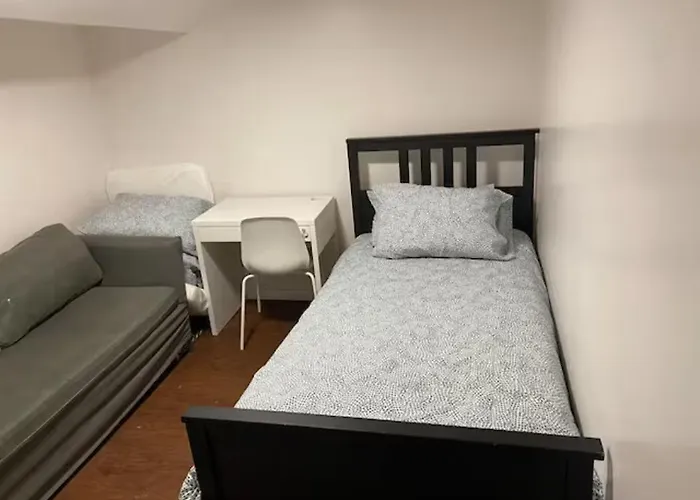 Basemewnt Room With Private Bathroom 36C