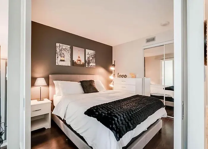 Beautiful 1Bd 1Ba Condo Lake And City Views