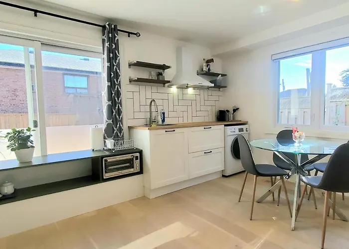 Private Apartment With Garden, 25 Min To Downtown