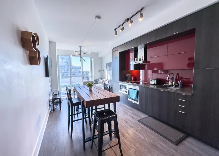 Luxurious 2 Beds Near Cn Tower Scotia Arena Rogers Centre & Free Parking
