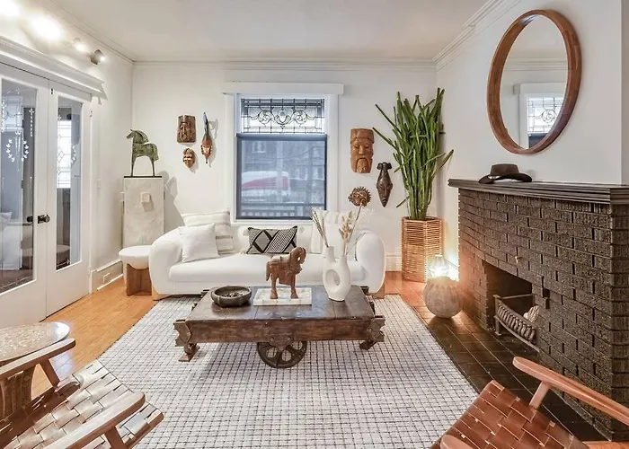 Exquisite Luxury Estate - Steps To Downtown