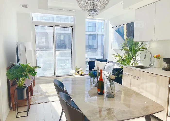 Boutique Penthouse-Live In The Sky With Amazing Lakeview! Downtown Toronto!B