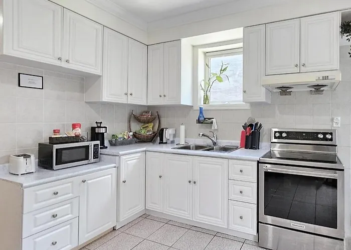 Mins Walk To Trinity Bellwood Park From Your Apartment Downtown Toronto