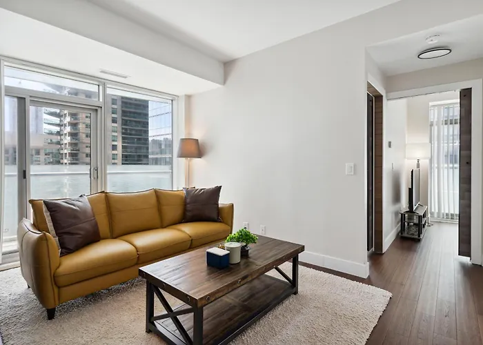 2Bd Modern Condo Steps From The Cn Tower