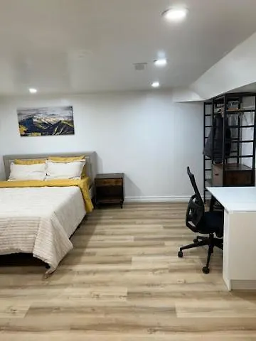 Toronto Cozy Home Retreat