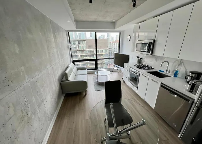 Stunning Open Layout Loft Apartment In Perfect Location