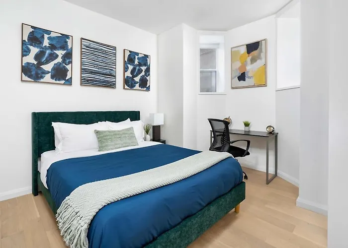 Hidden Gem - 3 Bedroom Steps To Little Italy And Uoft