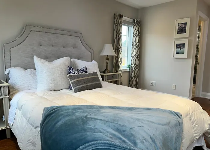 Immaculate Executive Townhouse 3Br&3Ba At Lawrence Park