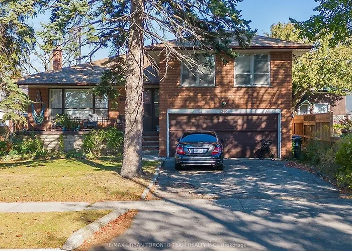 Your Perfect Toronto Stay! Spacious, Affordable, And Close To Everything!