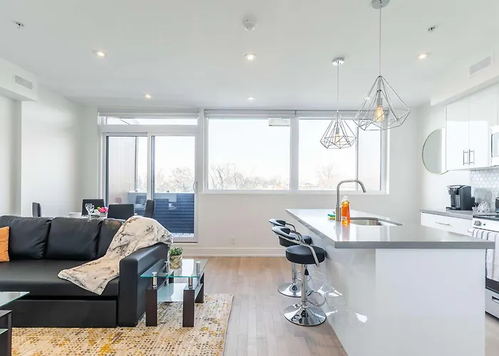 Modern 3Br Apartment Steps From High Park