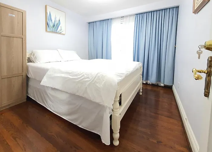 Deluxe Private Room In Toronto