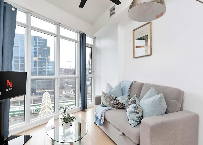 Bright Studio In Prime Downtown Location