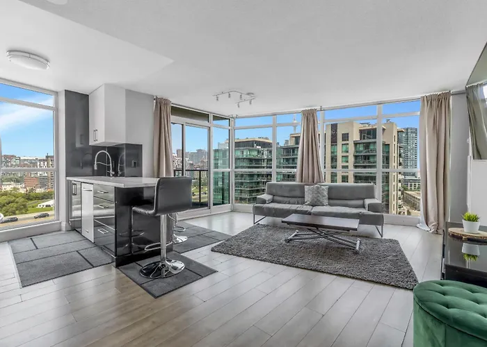 2 Bedroom With City Views With Free Parking And Pool
