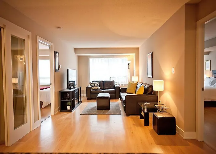 Red Maple Suites - Blue Jays Way