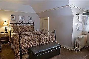 Banting House Inn