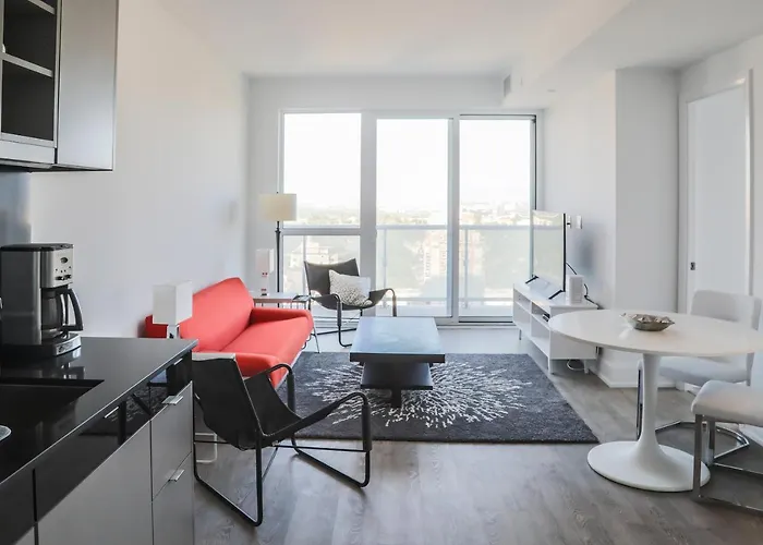 Modern 2 Bedroom Yonge And Eglinton Condo