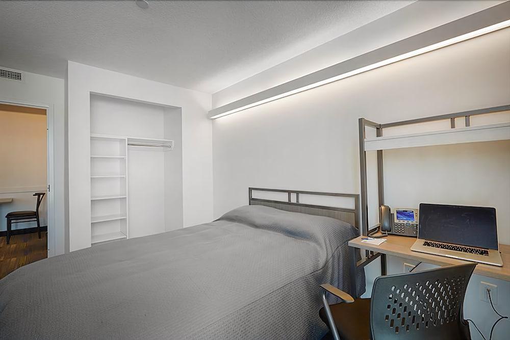 & Conference Centre - Downtown Apartment