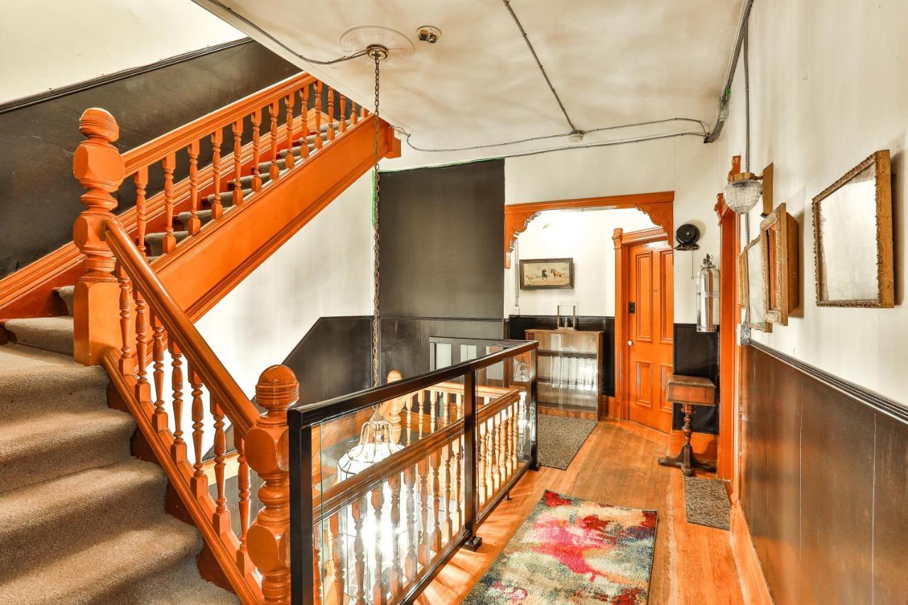 Eclectic Victorian West House Aparthotel 5*