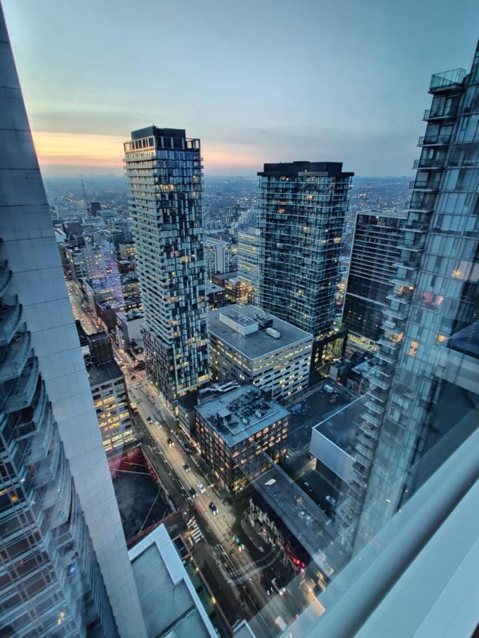 2 Bedrooms & 1 Bedroom Spectacular Apartment *
