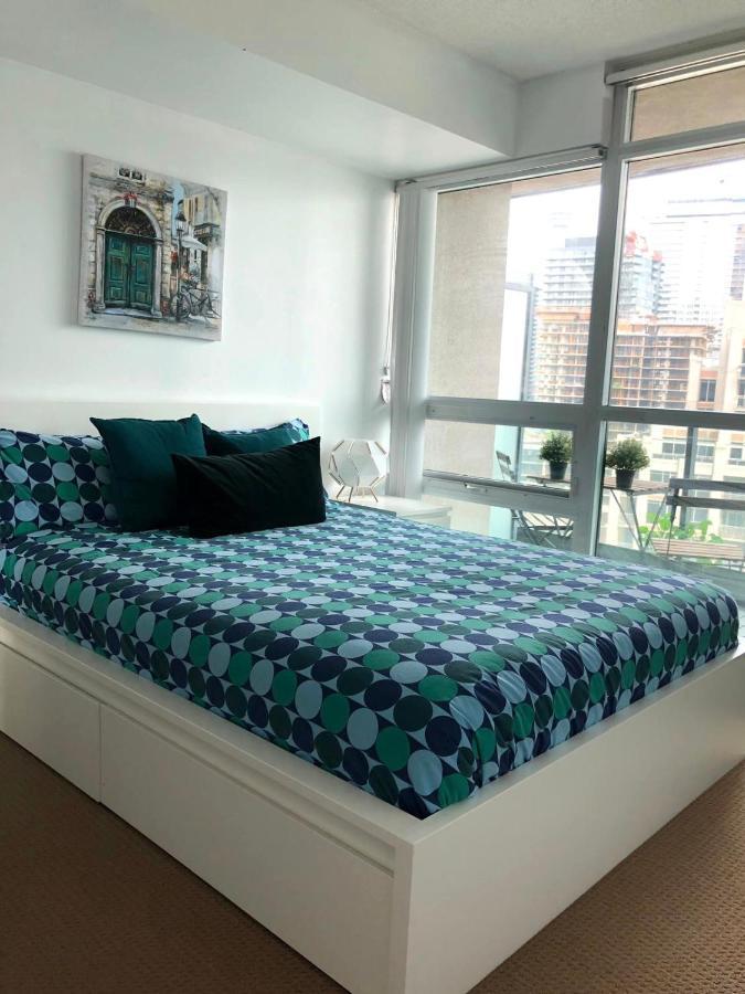 Downtown 2 Bedroom Families Only Sleeps 5 Apartment *