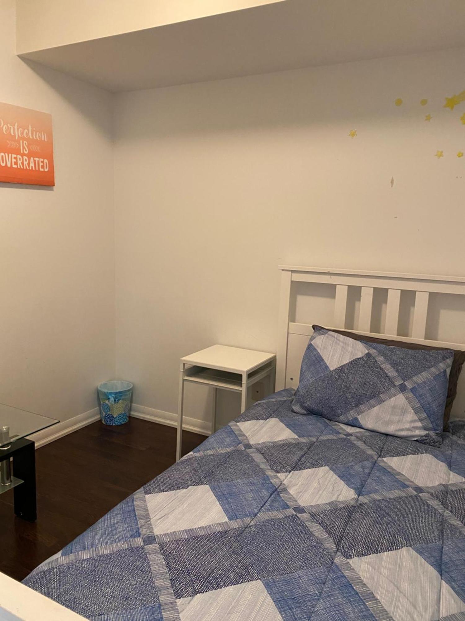Downtown 2 Bedroom Families Only Sleeps 5 Apartment