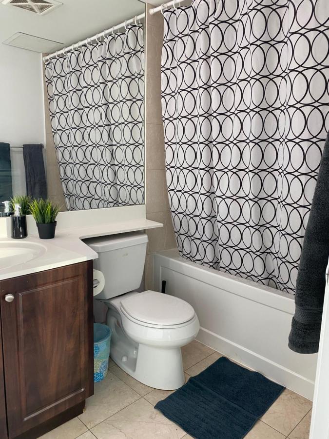 Downtown 2 Bedroom Families Only Sleeps 5