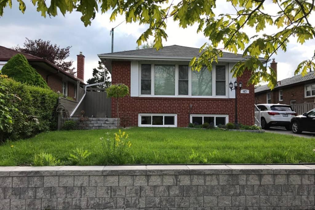 Private Bsmt With Sep. Entrance And Free Parking * Toronto