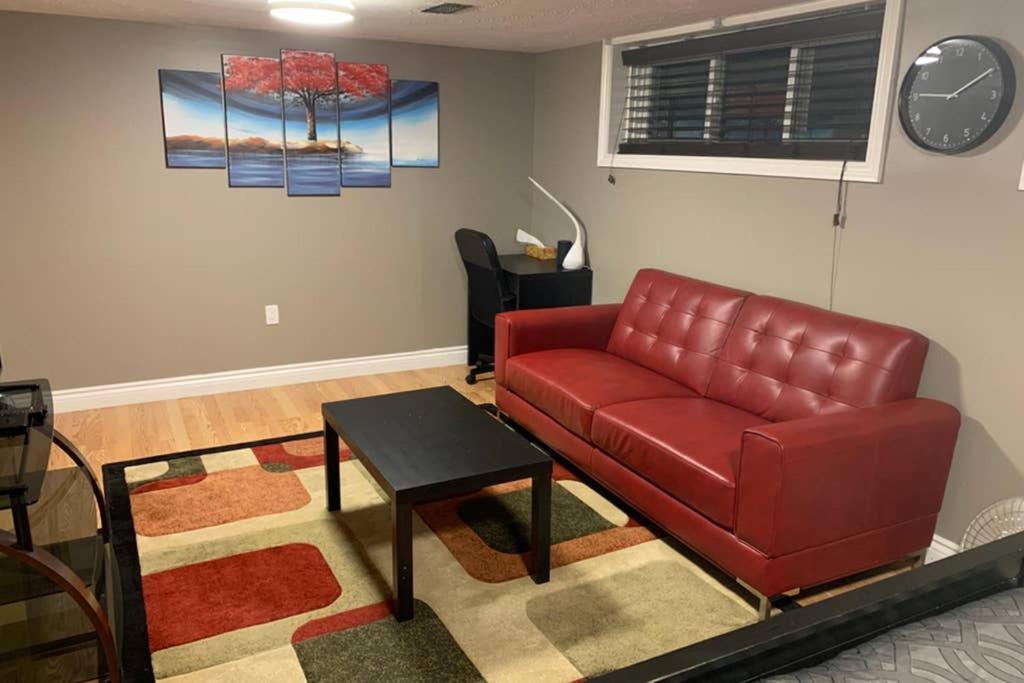 Private Bsmt With Sep. Entrance And Free Parking Apartment *