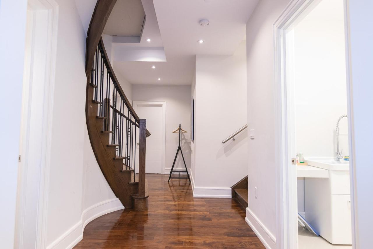 Hillcrest Modern House Toronto
