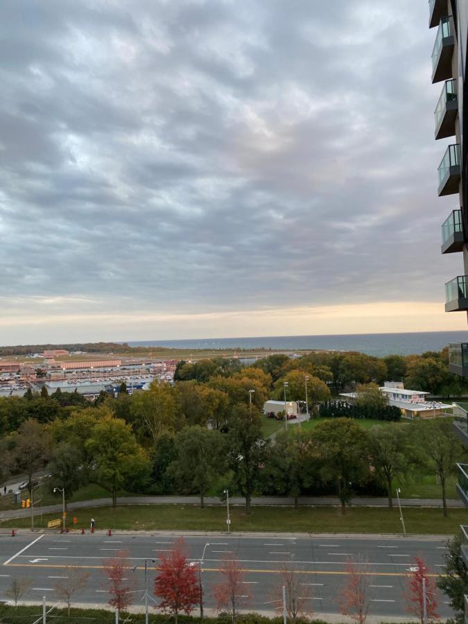 Downtown 2 Bedroom Families Only Sleeps 5 Apartment Toronto