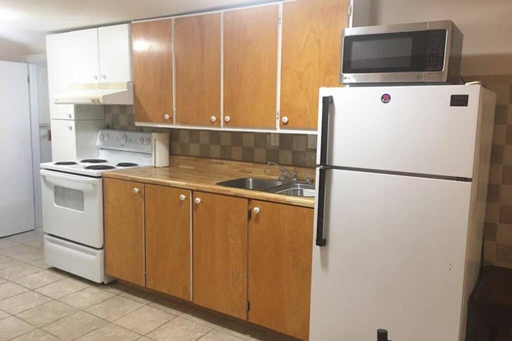 Private Bsmt With Sep. Entrance And Free Parking *