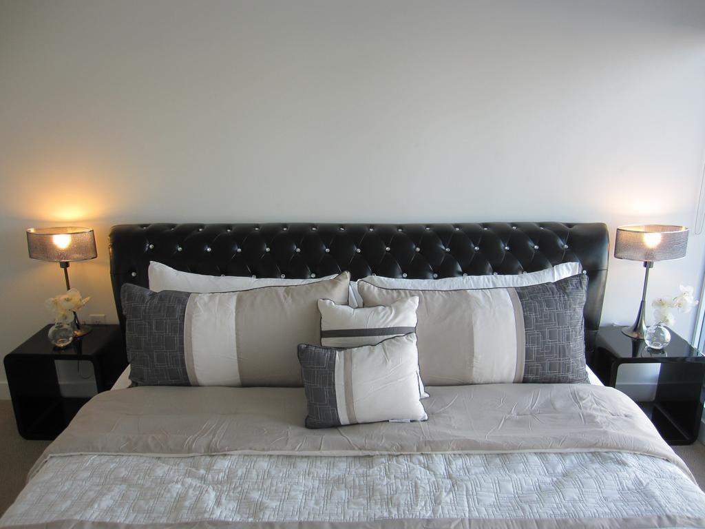 Hydewest - Iceboat Terrace Furnished * Toronto
