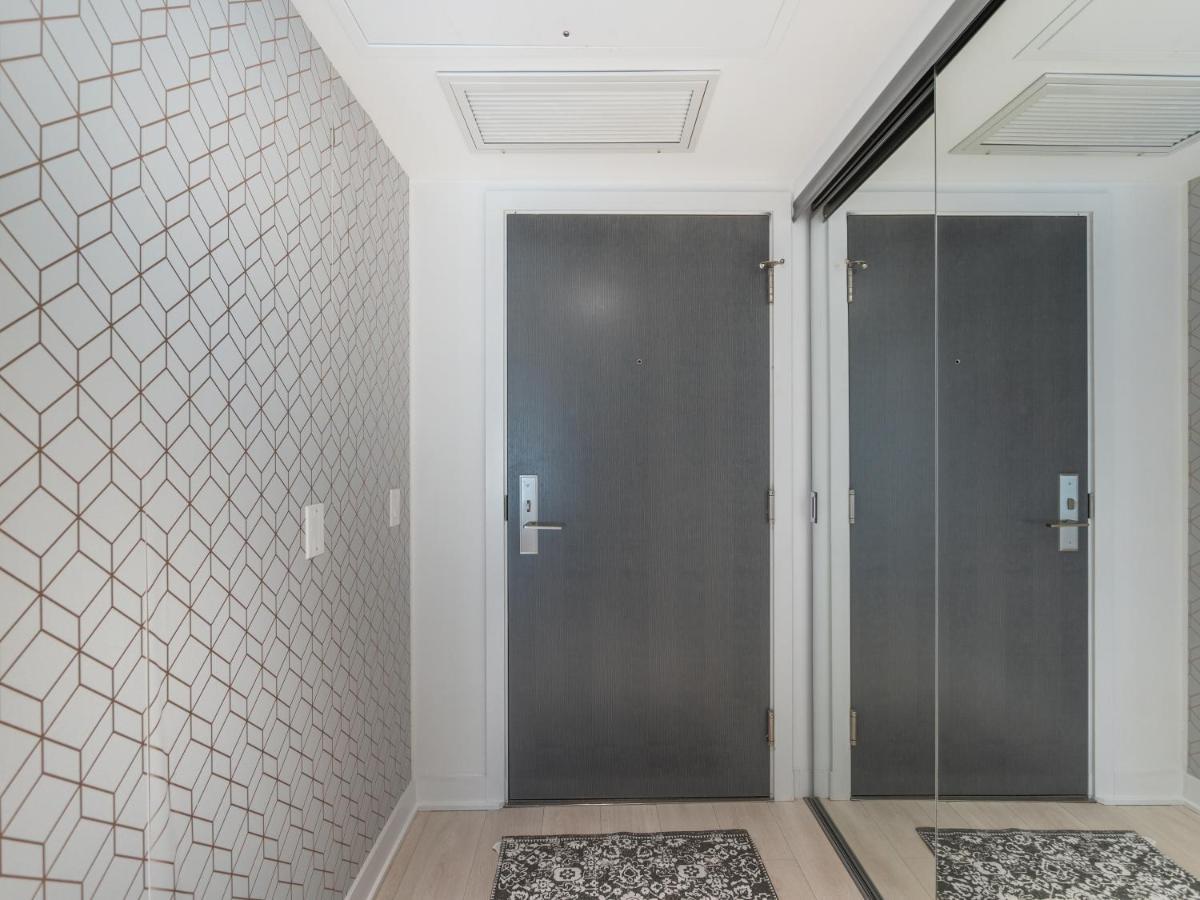 Designer 1br + Study In Coveted Yorkville * Toronto