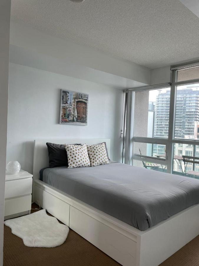 Downtown 2 Bedroom Families Only Sleeps 5 * Toronto