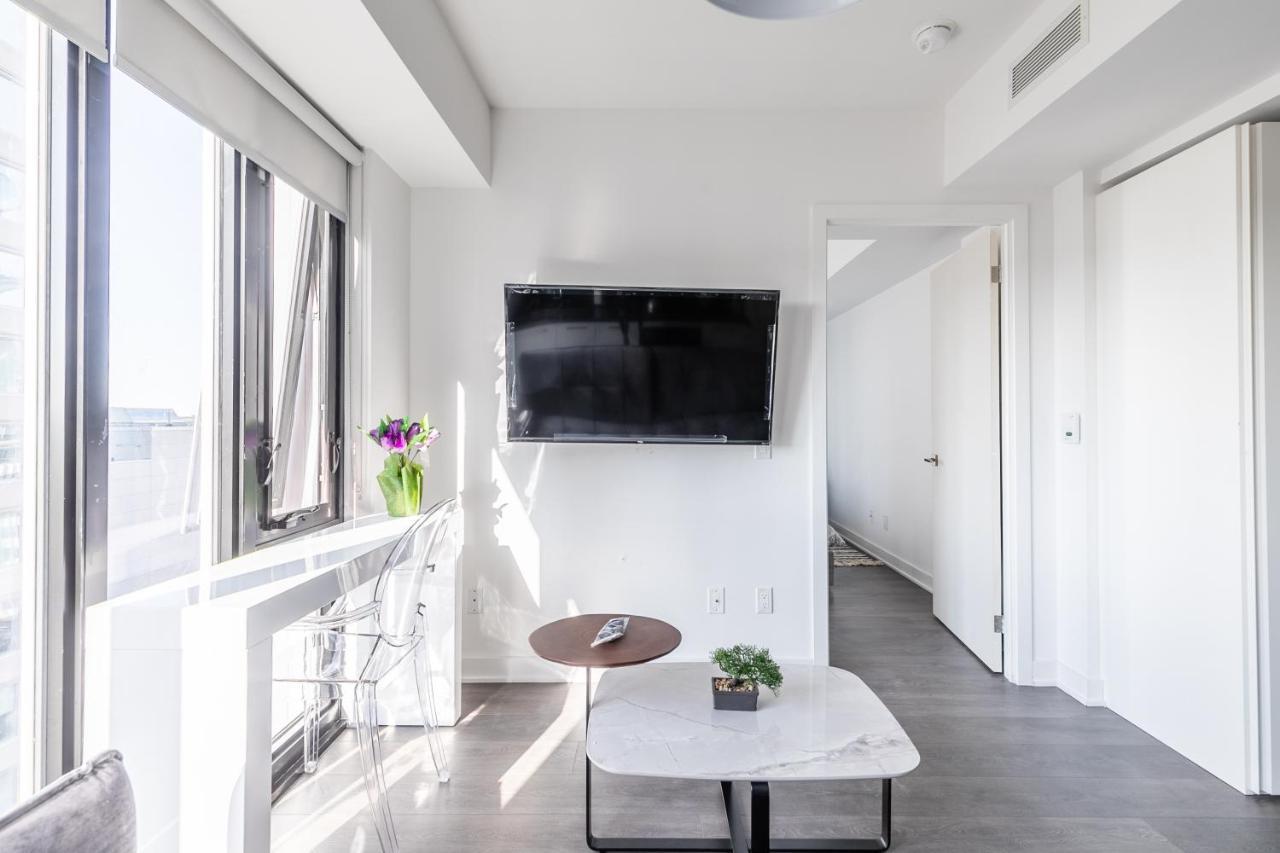Designer 1br + Study In Coveted Yorkville * Toronto
